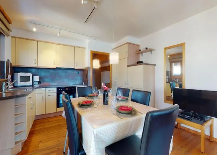 Pet-friendly With Mountain Views アパート ヴェゾナ